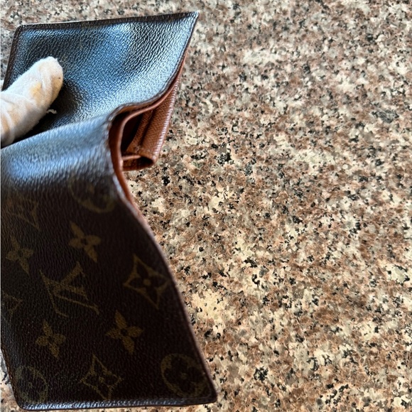 Louis Vuitton, men's monogram, bifold, wallet, vintage - Picture 4 of 17